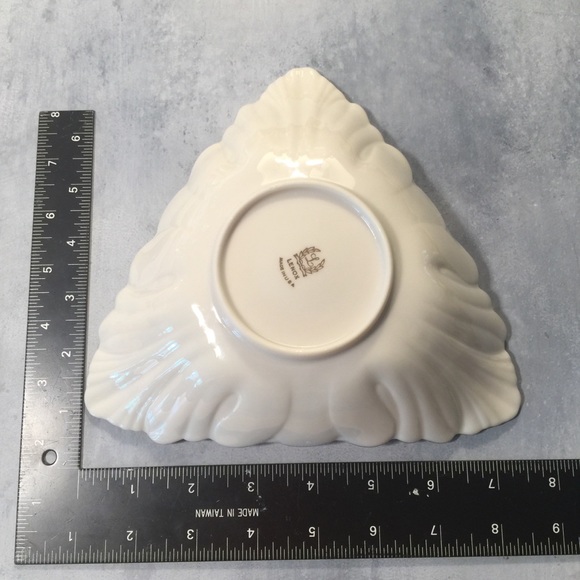 Lenox Vintage Triangle Candy Dish, Bone Chin - Picture 2 of 9